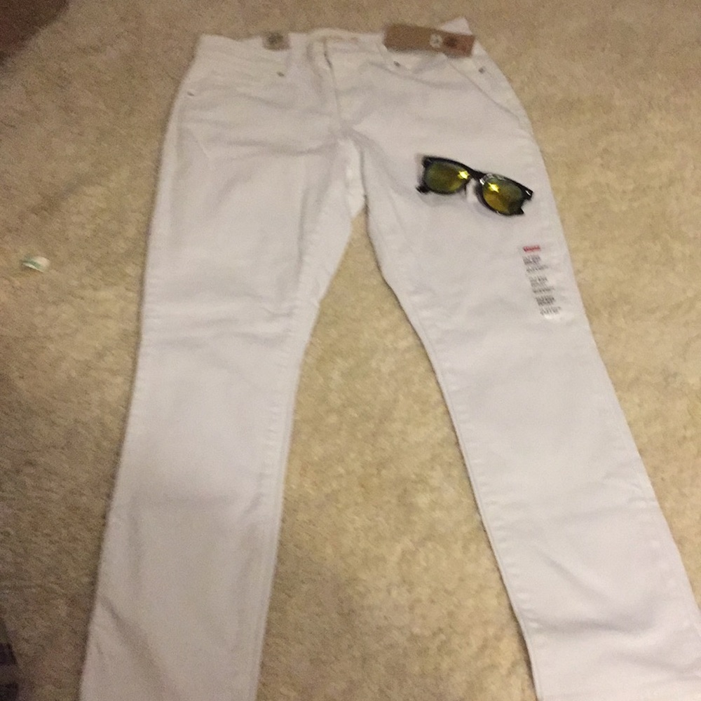 BNWT white denim jeans